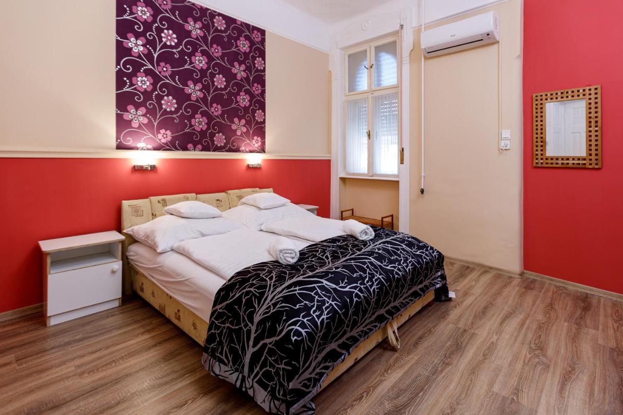 Central Apartman ยูลา ภายนอก รูปภาพ